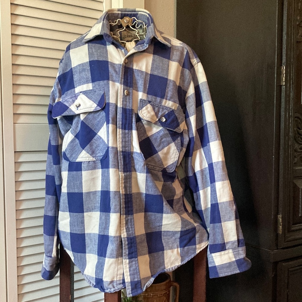 100% cotton vintage blue button up heavyweight flannel St John’s Bay size M